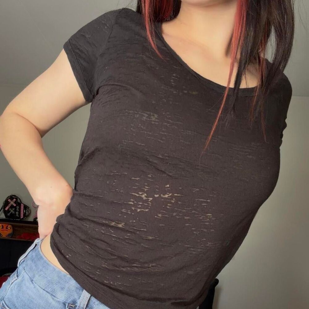 Vintage Y2k Vera wang Women's Black Burnout Tee